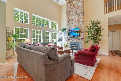  207 Hermit Thrush Road, Pocono Pines, PA 18350 - Photo 9