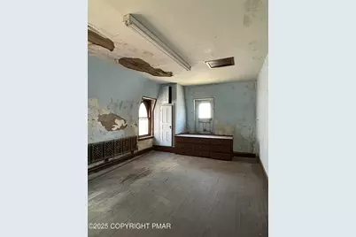  19 N 4th Street, Mahanoy City, PA 17948 - Photo 9