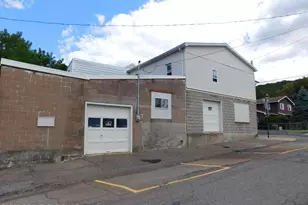 137 W South St, Mahanoy City, PA 17948 - Photo 1
