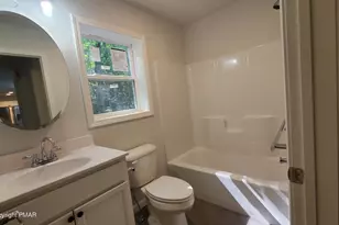 1708 Horizon Dr, Greentown, PA 18426 - Photo 9