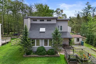 5009 Woodside Dr, Tobyhanna, PA 18466 - Photo 1