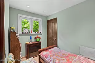 5009 Woodside Dr, Tobyhanna, PA 18466 - Photo 13