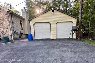 811 Knoll Dr, East Stroudsburg, PA 18302 - Photo 5