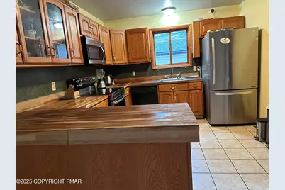  811 Knoll Drive, East Stroudsburg, PA 18302 - Photo 11