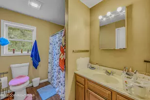 9076 Idlewild Dr Dr, Tobyhanna, PA 18466 - Photo 15