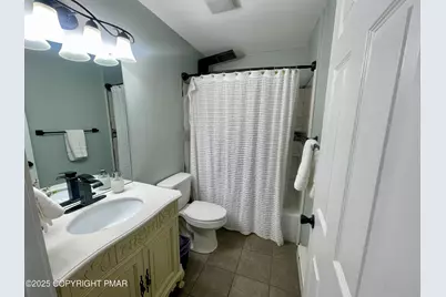  674 Country Place Drive, Tobyhanna, PA 18466 - Photo 7