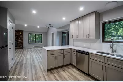  103 Ashley Court, Bushkill, PA 18324 - Photo 7