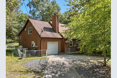  153 Segatti Circle, Bushkill, PA 18324 - Photo 3