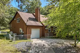 153 Segatti Cir, Bushkill, PA 18324 - Photo 3