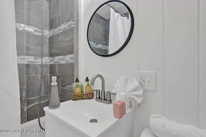  216 Sutton Place, Pocono Summit, PA 18346 - Photo 21