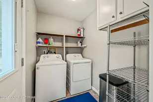 104 Lakeview Dr, Dingmans Ferry, PA 18328 - Photo 15