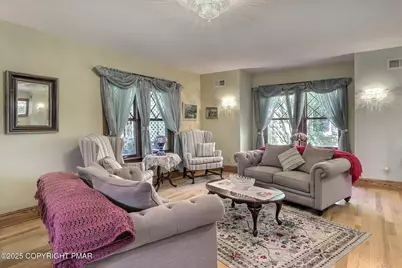  52 S Green Street, East Stroudsburg, PA 18301 - Photo 11