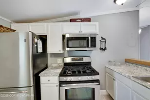 117 Teak Dr, Greentown, PA 18426 - Photo 13