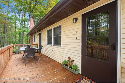  304 Drinker Turnpike, Covington Township, PA 18424 - Photo 15