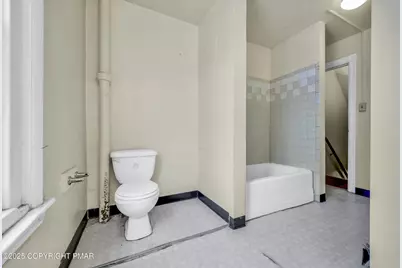  422 E Court Street, Allentown, PA 18109 - Photo 11