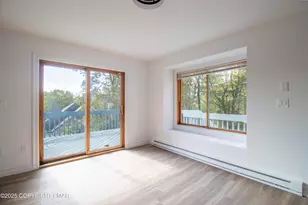 1142 Yorkshire Ln, Bushkill, PA 18324 - Photo 5