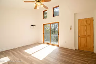 1142 Yorkshire Ln, Bushkill, PA 18324 - Photo 29