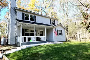 877 Country Pl Dr, Tobyhanna, PA 18466 - Photo 1