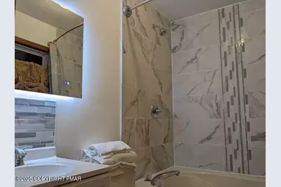  877 Country Place Drive, Tobyhanna, PA 18466 - Photo 13