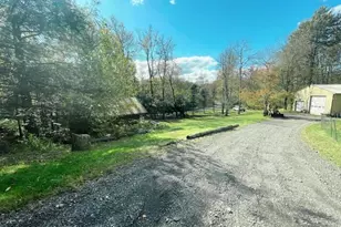 1138 Little Billy Ln, Tobyhanna, PA 18466 - Photo 11