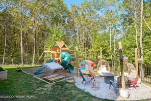 322 Russell Ct, Effort, PA 18330 - Photo 9