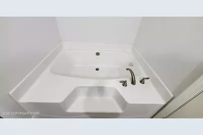  133 Mountain Drive, Greentown, PA 18426 - Photo 13