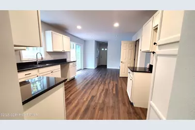  133 Mountain Drive, Greentown, PA 18426 - Photo 5