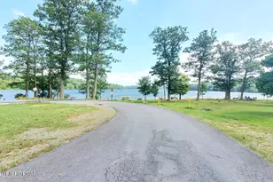 133 Mountain Dr, Greentown, PA 18426 - Photo 39