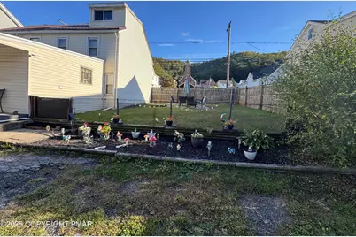  134 W Railroad Street, Nesquehoning, PA 18240 - Photo 9