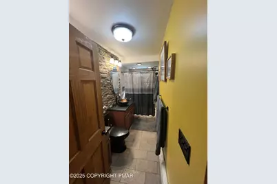  25 Red Oak Road, Lake Harmony, PA 18624 - Photo 11