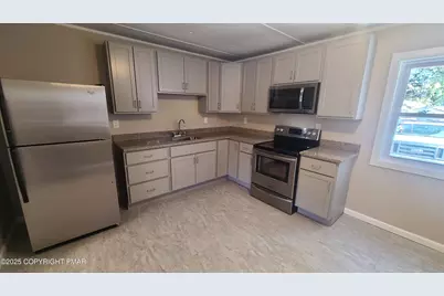  194 Broad Street, Stroudsburg, PA 18360 - Photo 3