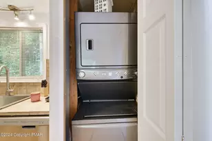 9660 Stony Hollow Dr, Tobyhanna, PA 18466 - Photo 15