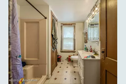  144 W Broad Street, East Stroudsburg, PA 18301 - Photo 17