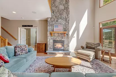  329 Lakeshore Drive, Lakeville, PA 18438 - Photo 11