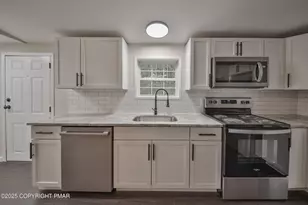 1243 Blue Mountain Cir, Saylorsburg, PA 18353 - Photo 17