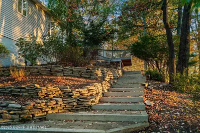  23 Sleepy Hollow Lane, East Stroudsburg, PA 18302 - Photo 9