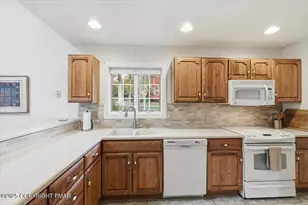 702 Fawn Cir, Buck Hill Falls, PA 18323 - Photo 7