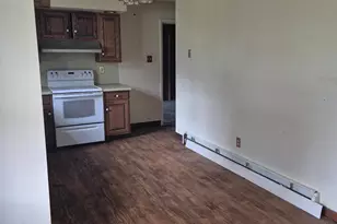 555 S Garfield Ave, Frackville, PA 17931 - Photo 5