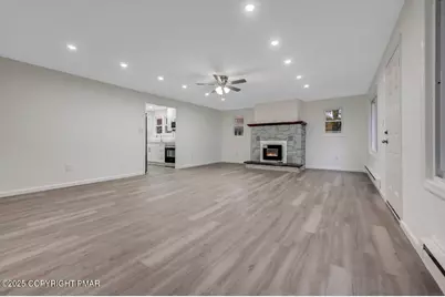  752 Toll Road, Effort, PA 18330 - Photo 11