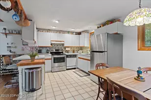 262 Fawn Lake Dr, Hawley, PA 18428 - Photo 13