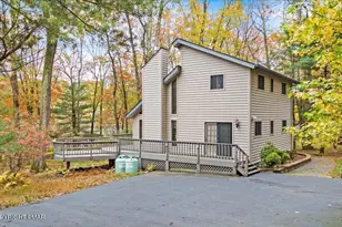 262 Fawn Lake Dr, Hawley, PA 18428 - Photo 3