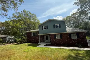 37 Seneca Rd, Mount Pocono, PA 18344 - Photo 1