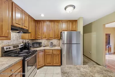  102 Arbor Way, Stroudsburg, PA 18360 - Photo 9