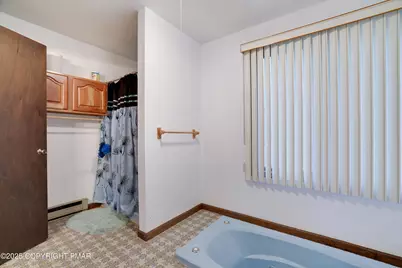  385 Saunders Drive, Bushkill, PA 18324 - Photo 25