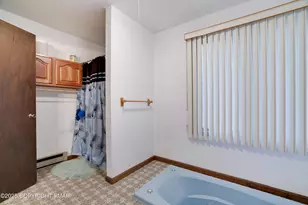 385 Saunders Dr, Bushkill, PA 18324 - Photo 25