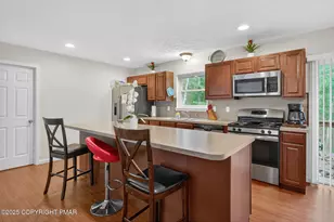 2541 Penn Hills Dr, Bartonsville, PA 18321 - Photo 7