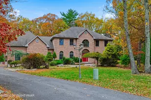 705 Garden Ct, East Stroudsburg, PA 18301 - Photo 3