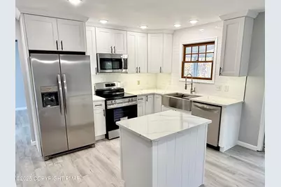  104 Dunchurch Drive, Bushkill, PA 18324 - Photo 7