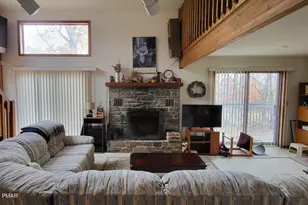 130 Bellingham Dr, Bushkill, PA 18324 - Photo 13