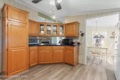  8 Cedar Court, Bath, PA 18014 - Photo 15